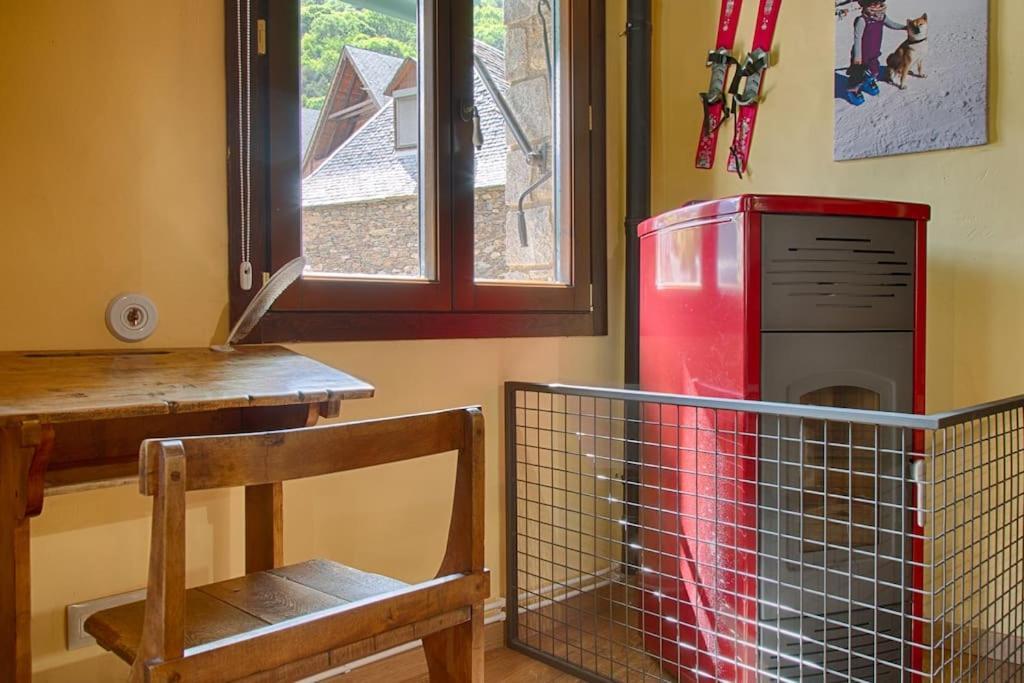 Appartamento Saplan Real Estate Casa Izadi Bossòst Esterno foto